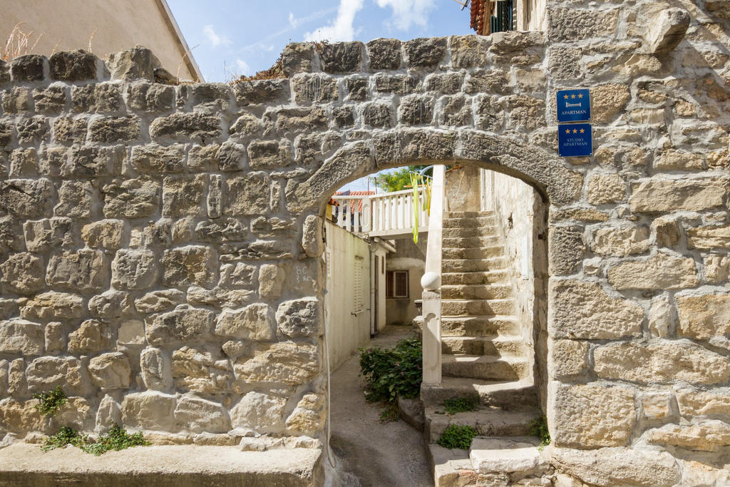 Apartments Bepina- 5 Mins From The Center Σπλιτ Δωμάτιο φωτογραφία